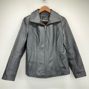 East 5Th size Medium Petite Women’s Black Leather Full Zip Jacket